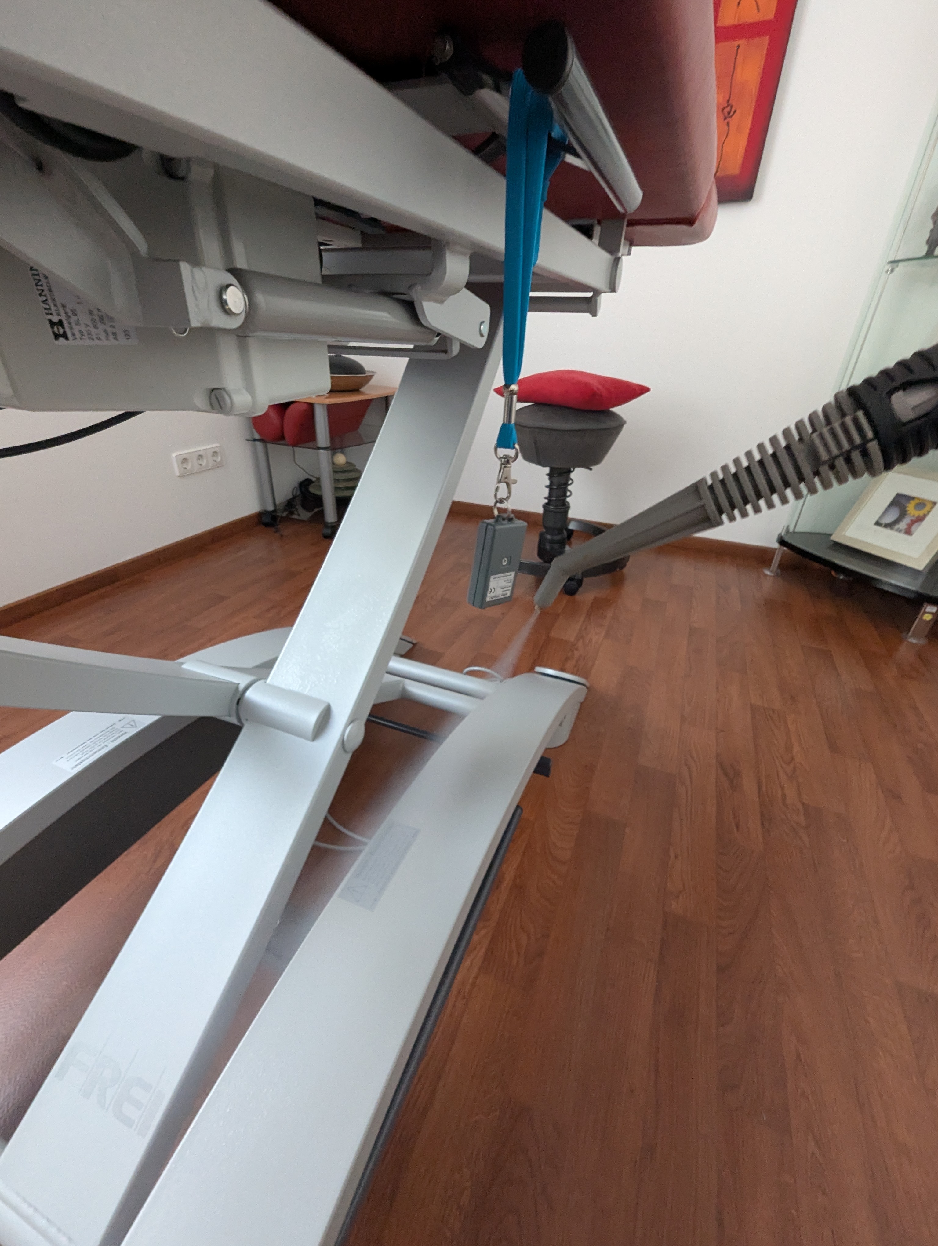 Physiotherapie-Liegegestell nach der Trockendampfreinigung